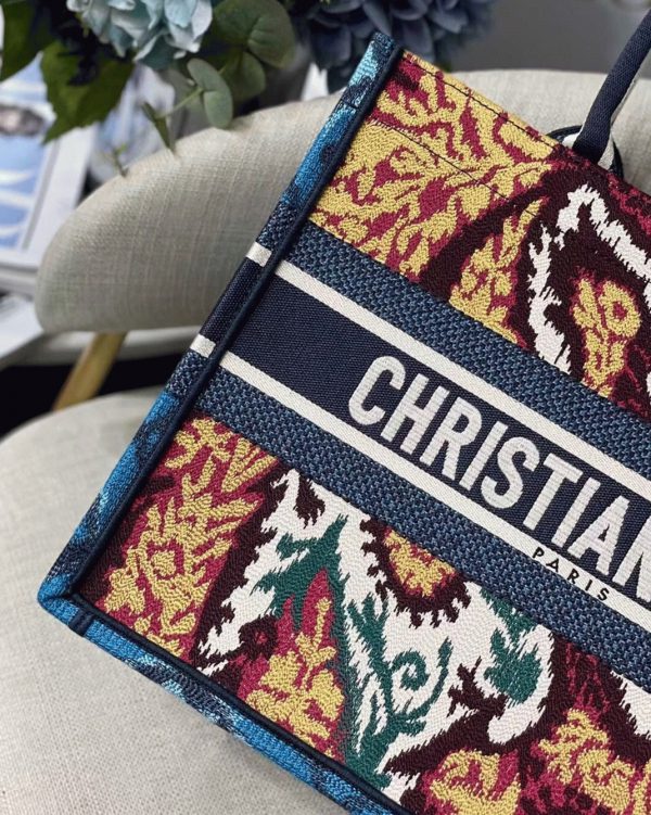 Réplique Sac Dior Book Tote Medium en broderie Paisley multicolore bleue – Image 5
