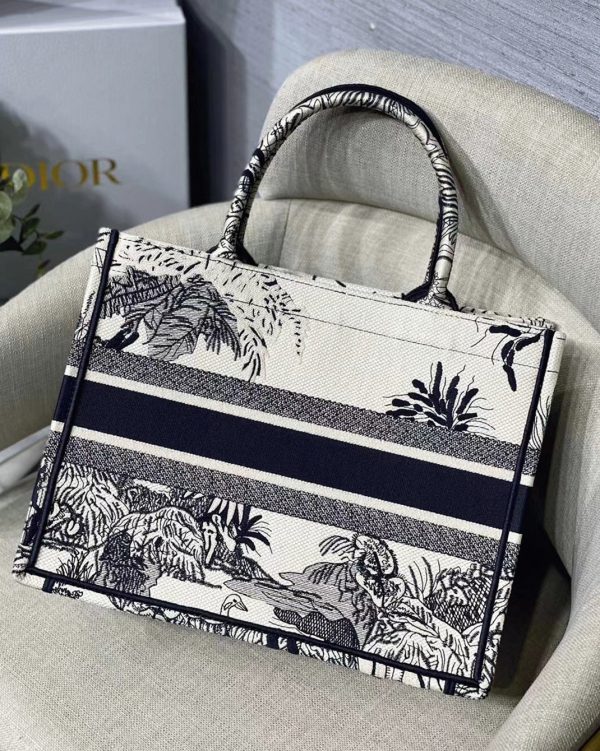 Fausse Sac Dior Book Tote Medium en broderie Palmiers Toile de Jouy bleue – Image 4