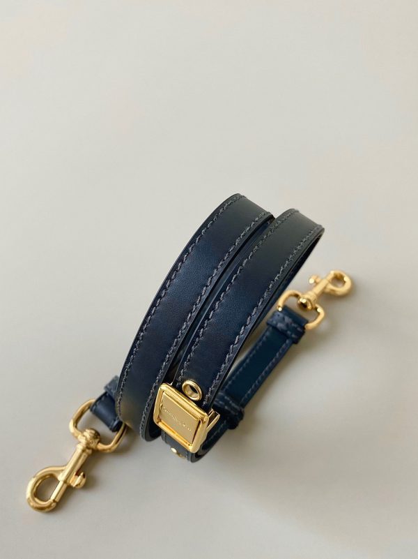 Contrefaçon Sac Dior Bobby East-West en bleu Dior Oblique Jacquard – Image 10