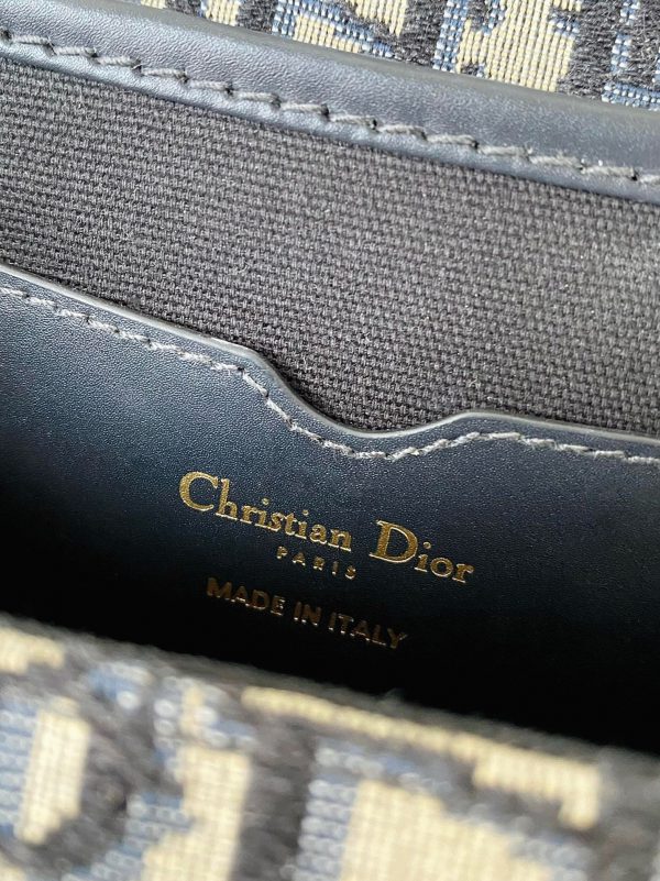 Contrefaçon Sac Dior Bobby East-West en bleu Dior Oblique Jacquard – Image 5