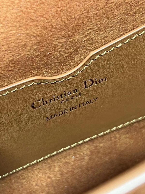 Contrefaçon Sac Dior Bobby Frame en brun – Image 3
