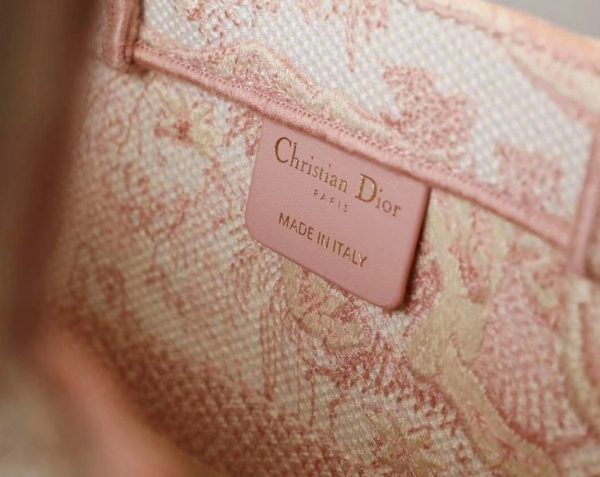 Réplique Sac Dior Book Tote Medium en broderie Toile de Jouy rose – Image 8