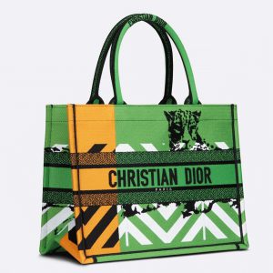 Faux Sac Dior Book Tote Medium en broderie D-Jungle Pop verte