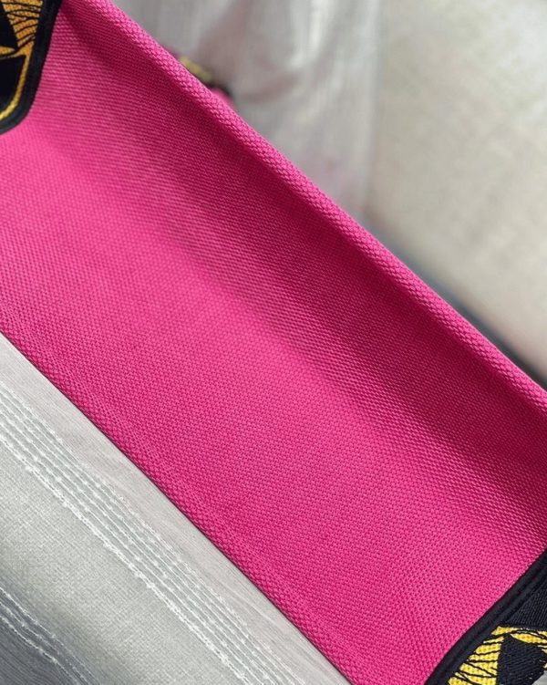Réplique Sac Dior Book Tote Medium en broderie Zoom Pop Toile de Jouy – Image 9