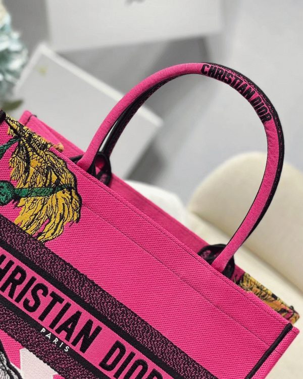 Réplique Sac Dior Book Tote Medium en broderie Zoom Pop Toile de Jouy – Image 7