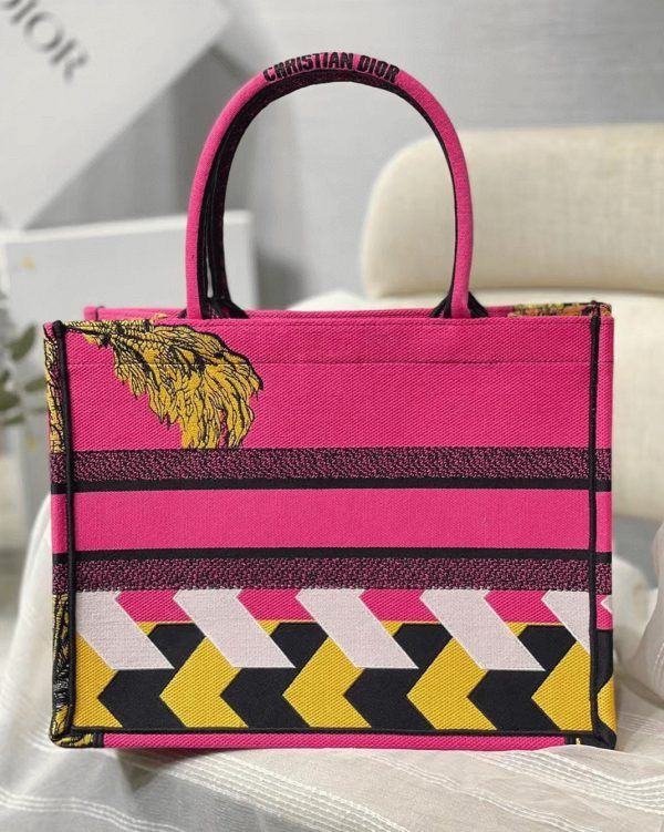 Réplique Sac Dior Book Tote Medium en broderie Zoom Pop Toile de Jouy – Image 4