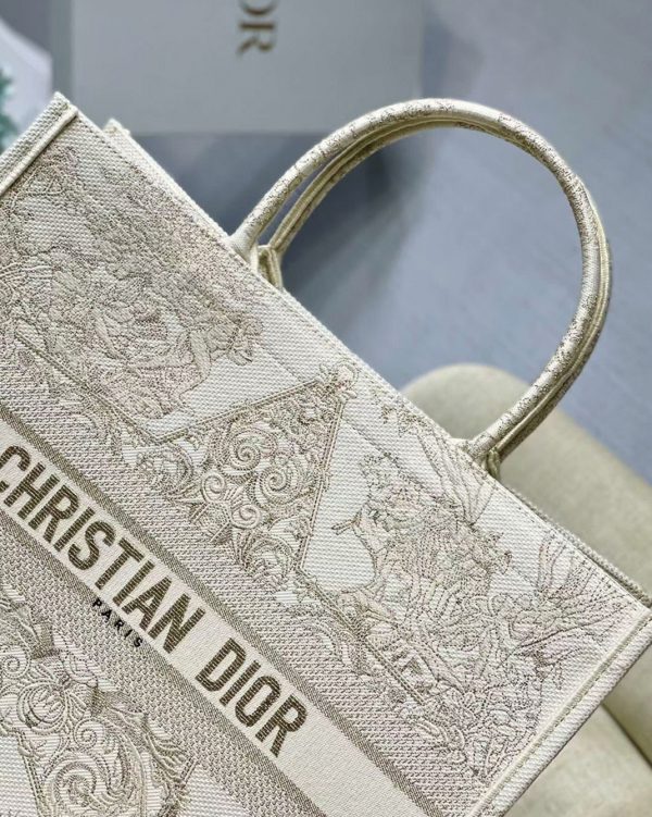 Réplique Sac Dior Book Tote Large en broderie Stella "Around the World" – Image 2