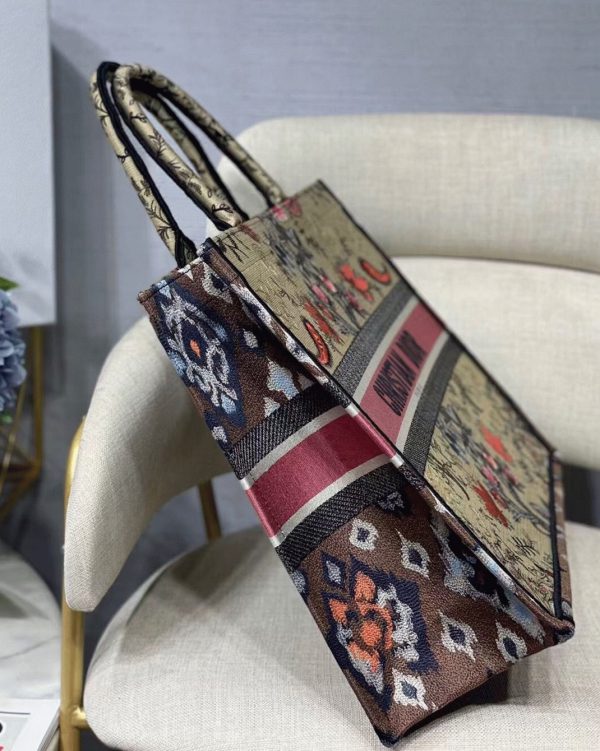 Fausse Sac Dior Book Tote Large en broderie Fleurs Dior multicolore – Image 6