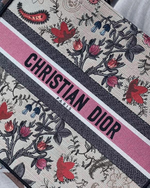 Fausse Sac Dior Book Tote Large en broderie Fleurs Dior multicolore – Image 4