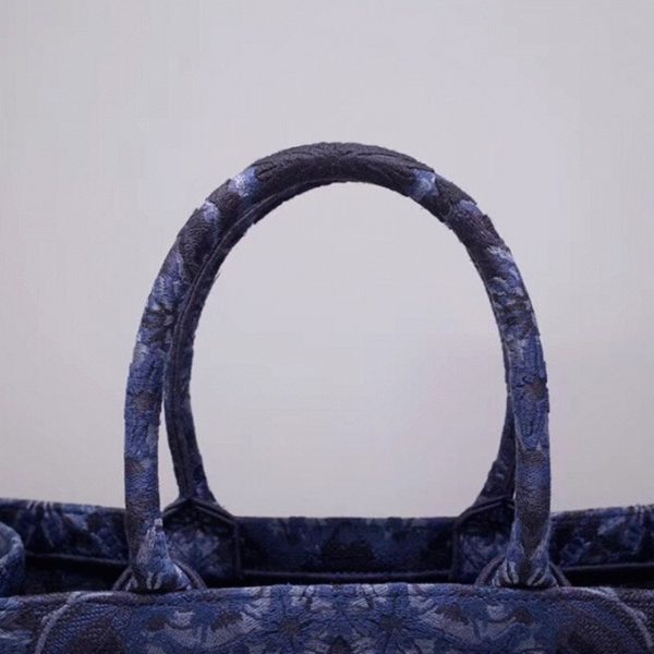Fausse Sac Dior Book Tote Large en coton brodé KaleiDiorscopic bleu – Image 6