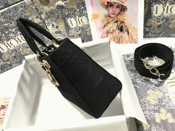Réplique Sac Dior Lady D-Lite Medium en toile brodée Cannage noire – Image 3