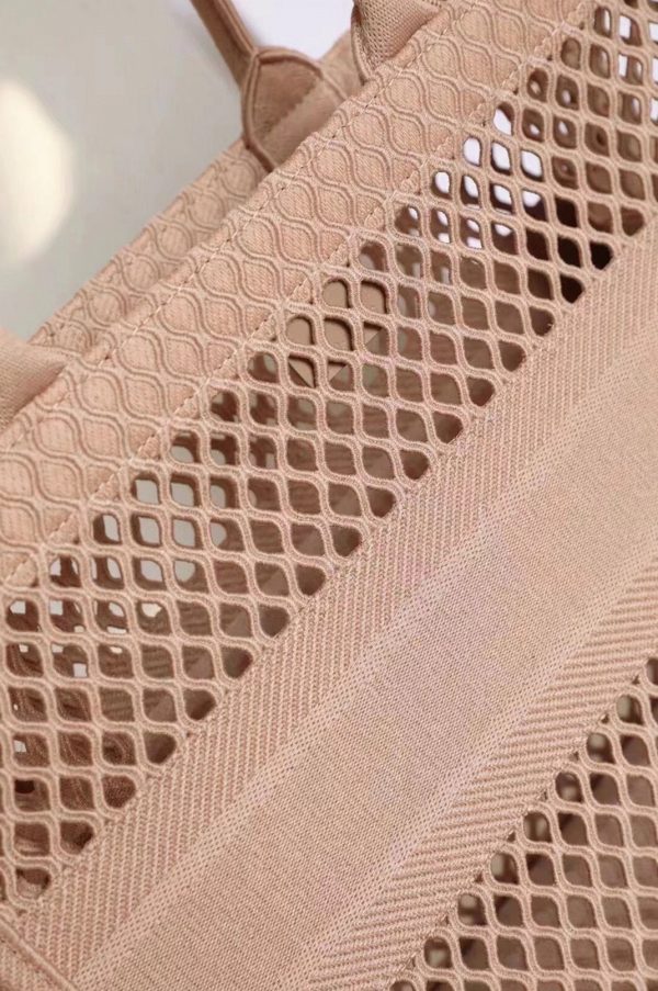 Réplique Sac Dior Book Tote Large en broderie Mesh beige – Image 6