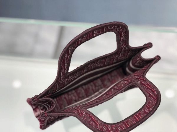 Réplique Mini Sac Dior Book Tote en velours Bordeaux brodé Oblique – Image 8