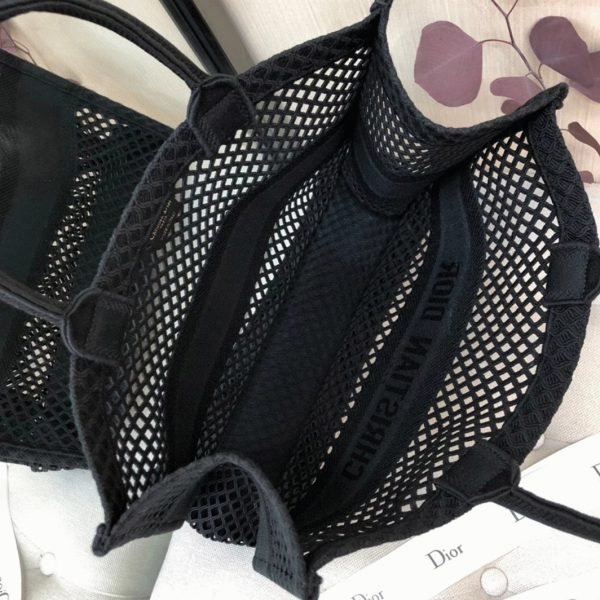Contrefaçon Sac Dior Book Tote Large en broderie Mesh noire – Image 7