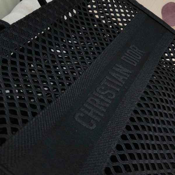 Contrefaçon Sac Dior Book Tote Large en broderie Mesh noire – Image 4