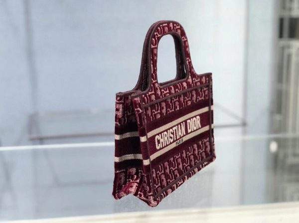 Réplique Mini Sac Dior Book Tote en velours Bordeaux brodé Oblique – Image 7