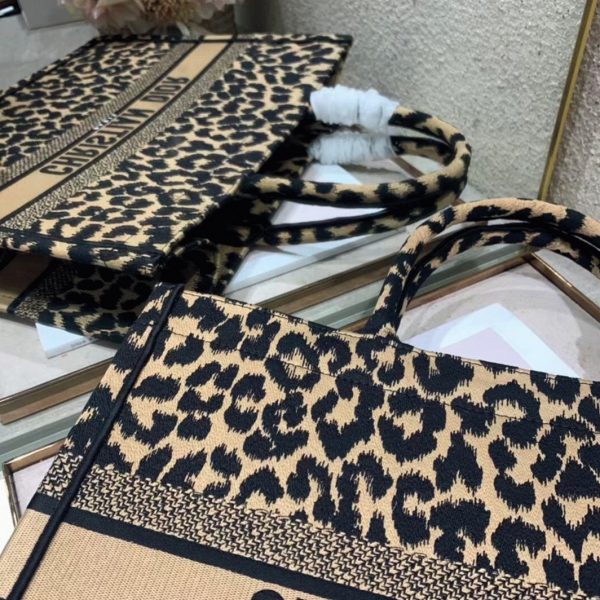 Fausse Sac Dior Book Tote Large en broderie Mizza multicolore beige – Image 7