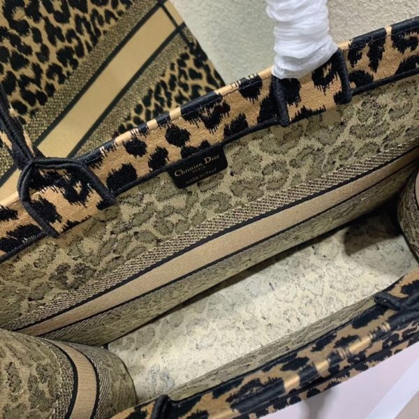 Fausse Sac Dior Book Tote Large en broderie Mizza multicolore beige – Image 6