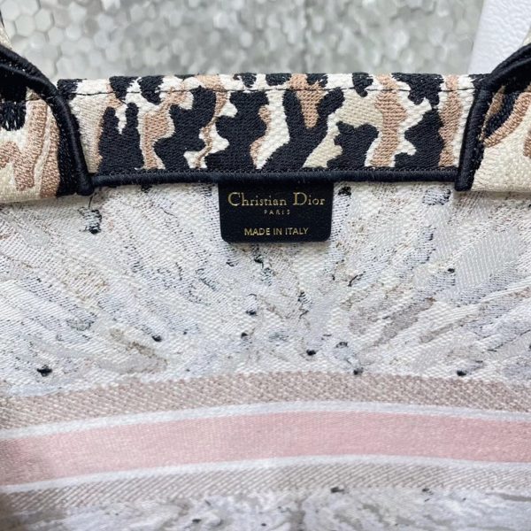 Réplique Sac Dior Book Tote Large en broderie Tie multicolore – Image 5