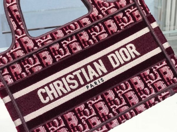 Réplique Mini Sac Dior Book Tote en velours Bordeaux brodé Oblique – Image 4
