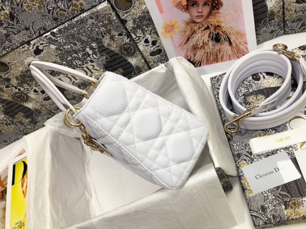 Réplique Sac Dior Lady D-Lite Medium en tissu technique Macrocannage blanc – Image 6