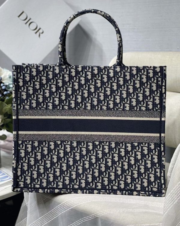 Fausse Sac Dior Book Tote Large en broderie Oblique bleue – Image 7