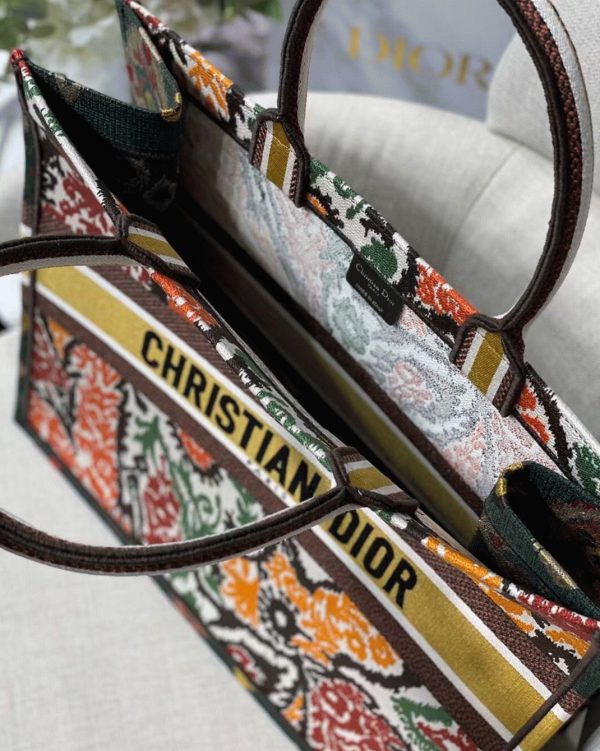 Faux Sac Dior Book Tote Large en broderie Paisley Dior multicolore jaune – Image 6