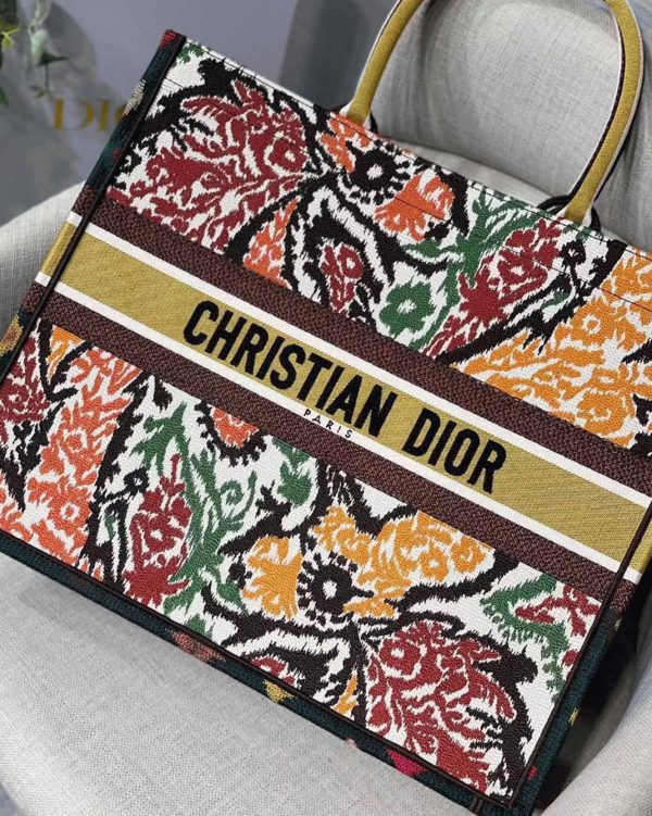 Faux Sac Dior Book Tote Large en broderie Paisley Dior multicolore jaune – Image 2