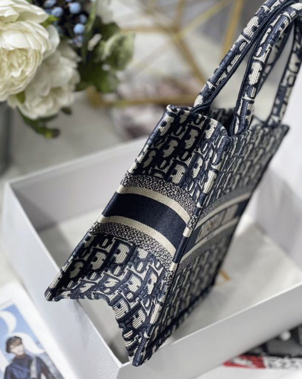 Réplique Petit Sac Dior Book Tote en broderie Oblique bleue – Image 6