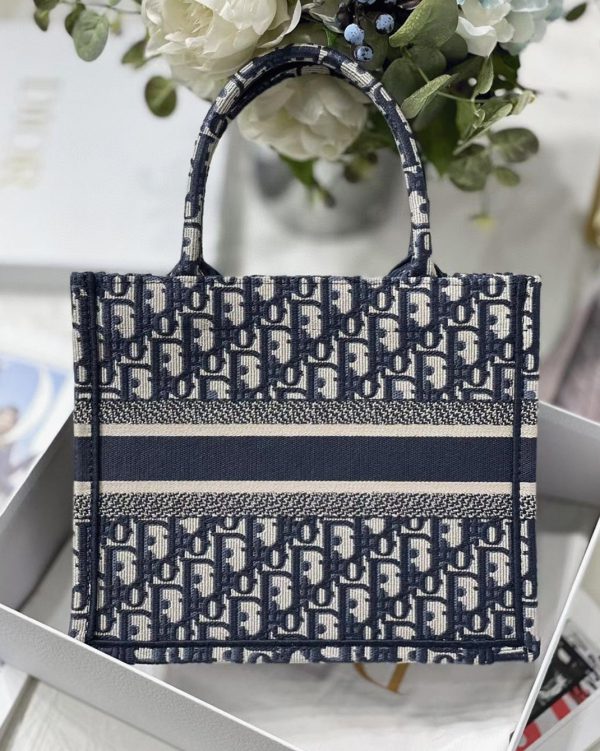 Réplique Petit Sac Dior Book Tote en broderie Oblique bleue – Image 5