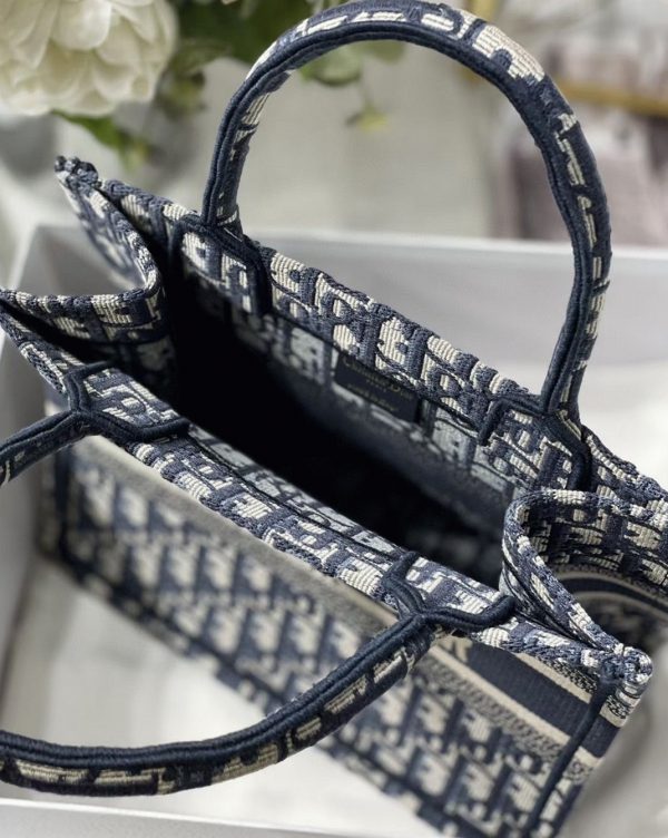 Réplique Petit Sac Dior Book Tote en broderie Oblique bleue – Image 3
