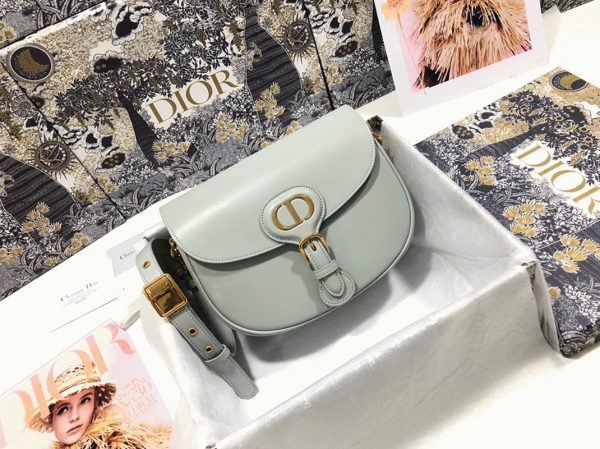 Contrefaçon Sac Dior Bobby Medium en gris – Image 10