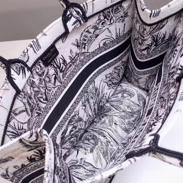 Fausse Sac Dior Book Tote Large en motif Carnivora Toile de Jouy – Image 3