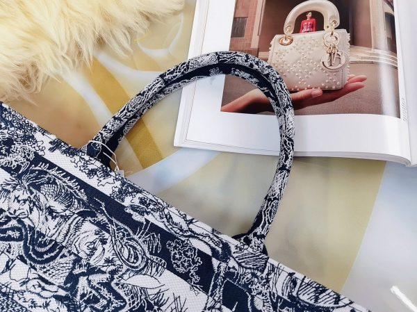 Fausse Sac Dior Book Tote Large en broderie rayée bleue Toile de Jouy – Image 7
