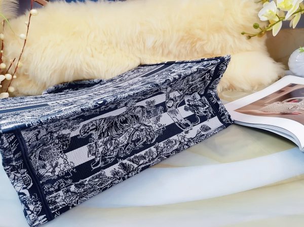 Fausse Sac Dior Book Tote Large en broderie rayée bleue Toile de Jouy – Image 3