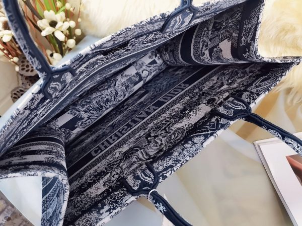 Fausse Sac Dior Book Tote Large en broderie rayée bleue Toile de Jouy – Image 2