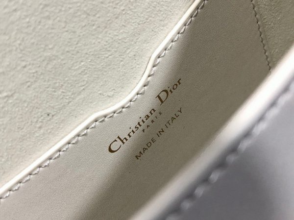 Réplique Sac Dior Bobby Medium en blanc – Image 5