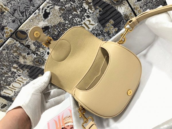 Fausse Sac Dior Bobby Medium en beige – Image 9