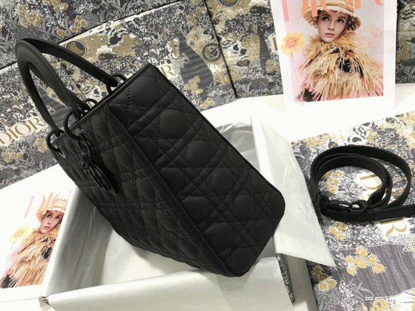 Contrefaçon Sac Dior Lady Dior Large en noir – Image 8