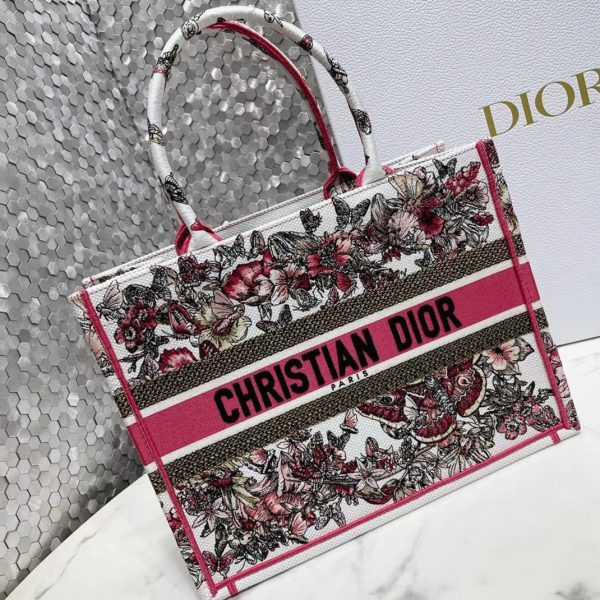 Fausse Sac Dior Book Tote Medium en broderie papillon multicolore – Image 4