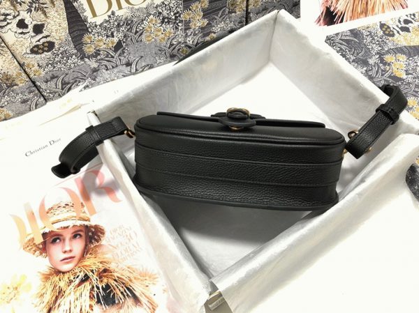 Contrefaçon Sac Dior Bobby Medium en noir – Image 10