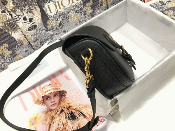 Contrefaçon Sac Dior Bobby Medium en noir – Image 9