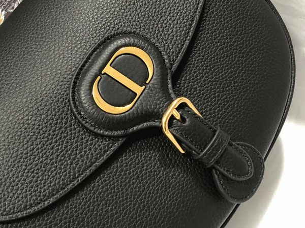 Contrefaçon Sac Dior Bobby Medium en noir – Image 8