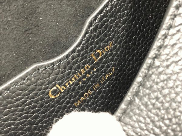 Contrefaçon Sac Dior Bobby Medium en noir – Image 5