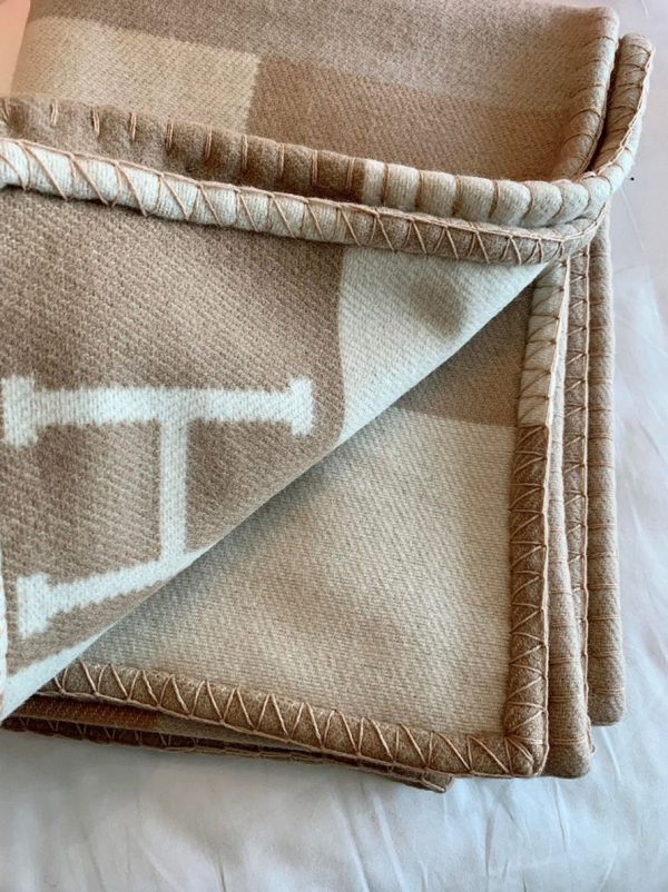 Réplique Couverture H Drapeau Hermès Naturel et Grège Cachemire – Image 8