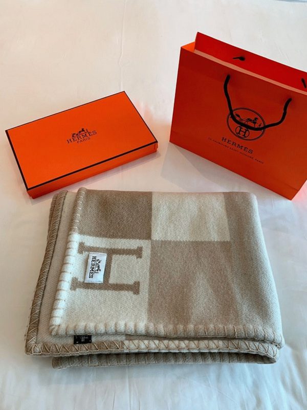 Réplique Couverture H Drapeau Hermès Naturel et Grège Cachemire – Image 6