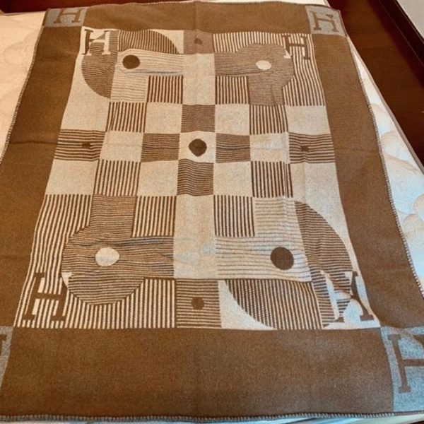 Fausse Couverture Caramel échecs et Trames Hermès – Image 7