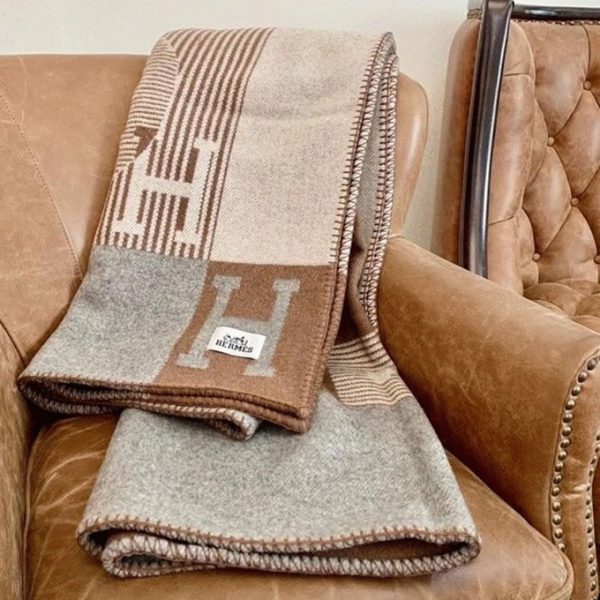 Fausse Couverture Caramel échecs et Trames Hermès – Image 5