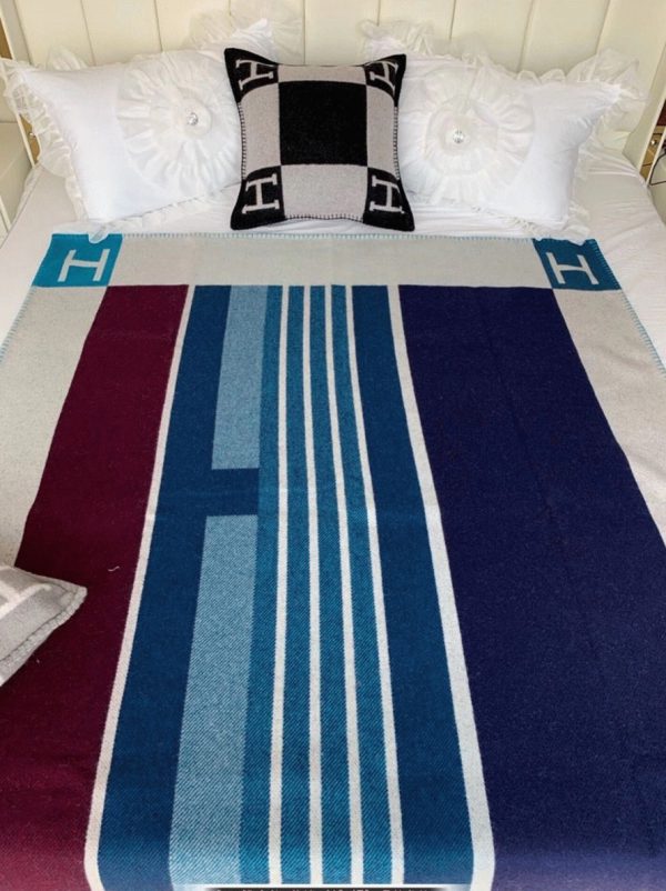 Fausse Couverture Avalon Vibration Hermès écru Indigo – Image 4