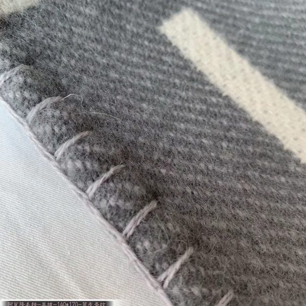 Réplique Couverture Avalon Vibration Hermès écru Gris – Image 10